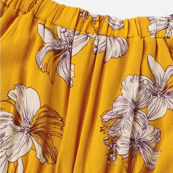 Off Shoulder Flounce Sleeve Romper - Picture 4 of 8